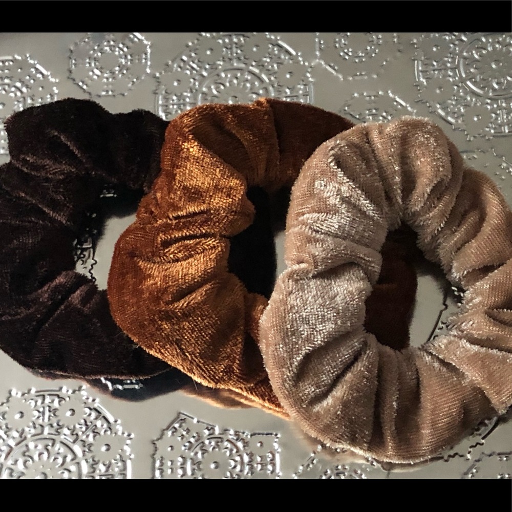 Set of scrunchies🦋